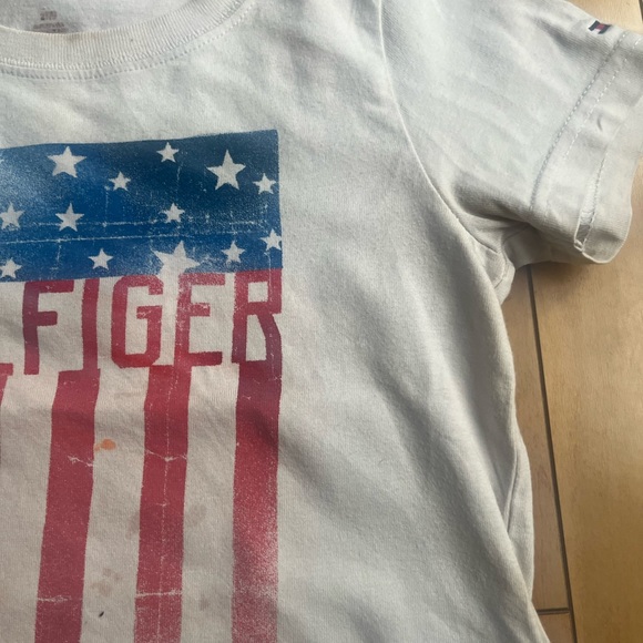Tommy Hilfiger tee  2T - Picture 4 of 8
